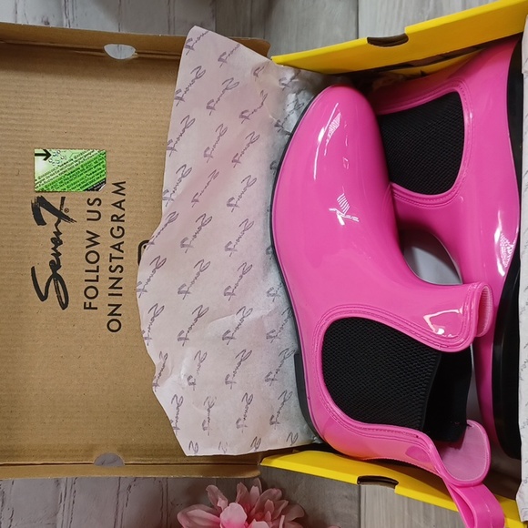 Seven7 Dover Rain Bootie - Picture 5 of 6